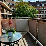 Central London Brand New Apartment