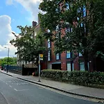 Central London Brand New Apartment