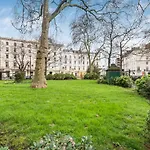 Chic & Cosy Flat With Terrace, 5-Min Walk To Pimlico Tube, Pet-Friendly