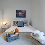 S4 Cozy Full Modern Studio In Kilburn With Kitchen