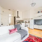 Cosy 1-Bed Retreat In The Heart Of Notting Hill