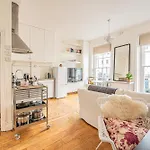 Cosy 1-Bed Retreat In The Heart Of Notting Hill