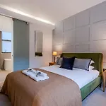 Brand New 1Br, 3 Min To Blackfriars St!