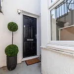 Renovated 2Br Flat With Garden, Hammersmith