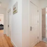 Family Friendly 2 Bed Apartment In Heart Of Stockwell, Free Wifi 12 Mins To Buckingham Palace & Kings Cross