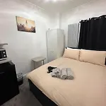 London Borough 5 Min Walk