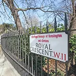 Luxury 2 Bedroom Flat In Royal Crescent
