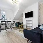 Spacious 2Bed In Hampstead Close To Transport