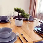 Luxury Two Bed Chelsea Retreat