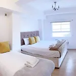 Luxury Two Bed Chelsea Retreat