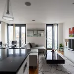 Luxury Hotel-Style Apartment In Notting Hill