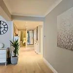 Luxury 2 Bedroom Apartment