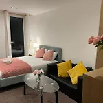 Greenwich Canary Wharf O2 Arena Excel London Apartment
