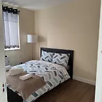Beautiful 2 Bed City Escape London