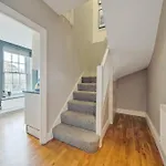 Stunning Flat Close To Central London With Office