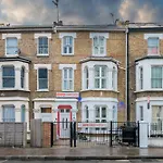 Oyo Abbey Hotel, London Shepherd\'S Bush Market