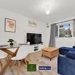 1 Bedroom Apartment By Arhouse Apartments Short Lets & Serviced Accommodation Highbury With Free Wifi