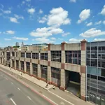 Blueground Farringdon Open Plan Opposite Train Lon-147