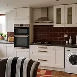 33M Home Near Canary Wharf