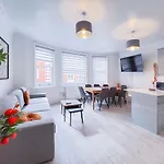 3-Bed Apartment In The Heart Of Fitzrovia