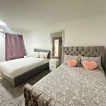 Beautiful Two Bedroom Apartment Edgware Road