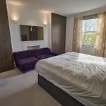Modern Central London Penthouse With Balcony & Views
