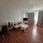 Flat In City Of London - E1