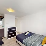 Charring Cross London, Prime Location