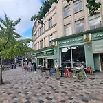 Cozy 1-Bedroom Retreat In The Heart Of London - Clapham Junction