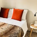 Bright Chiswick Apartment - Great Location