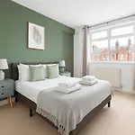 Peaceful 2 Bed Flat In Chiswick