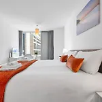 Canary Wharf Apartment