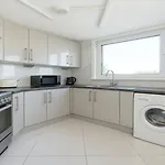 4 Bed Flat Near King\'S Road