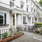 The Hummingbird 1 Bedroom By Kensington Gardens