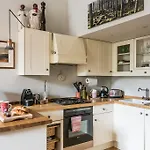 The Hummingbird 1 Bedroom By Kensington Gardens