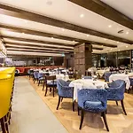 Devonshire Club & Hotel