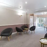 London Town Hotel