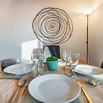Club Living - Camden Town Apartments
