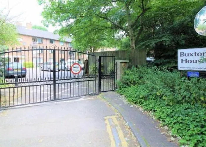 Large 3 bedroom apartment in gated development