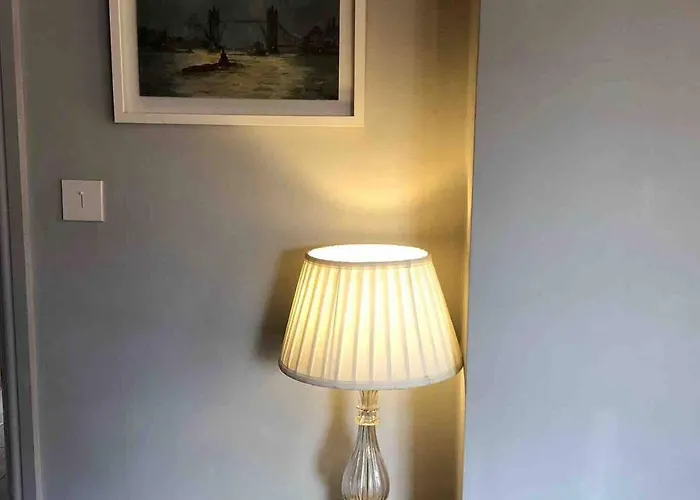 Remarkable Apartment Near London Tower Bridge