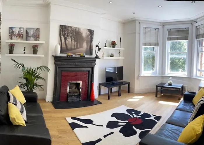 LOVELY 3 BEDROOMS 2 BATH BALCONY MANSION BLOCK APARTMENT, MAIDA VALE, PADDINGTON w9
