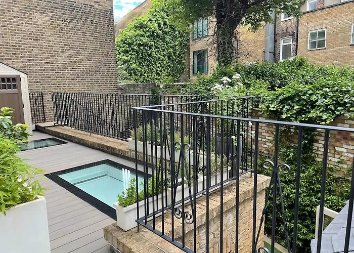 Stylish 3-Bedroom Flat In Kensington