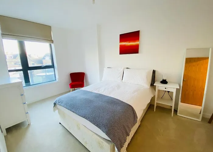 Spacious Two Bedroom Apartment In Balham
