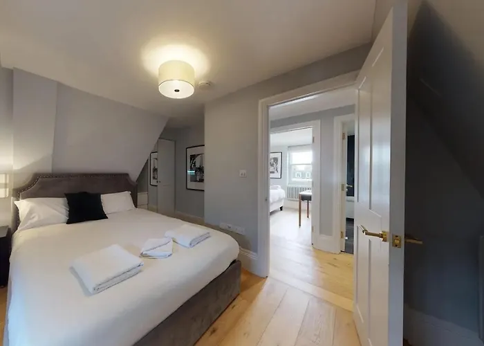 South Kensington Apartment
