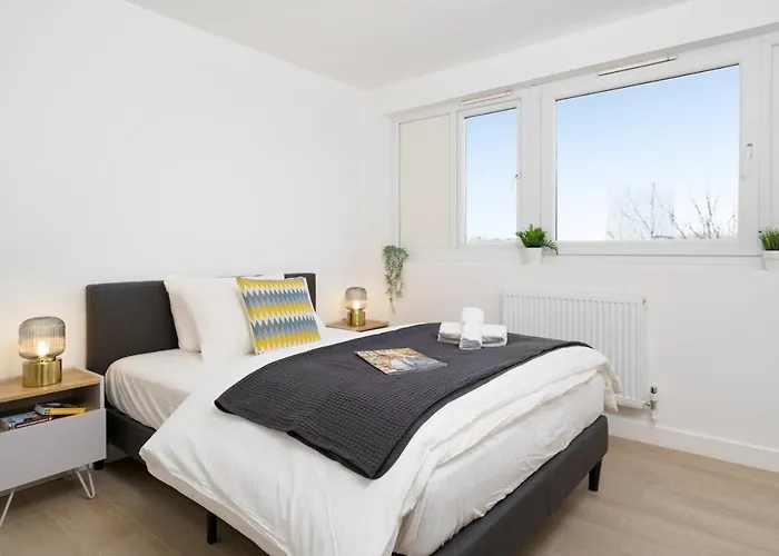Stunning Duplex Near Canary Wharf & O2 & City Views