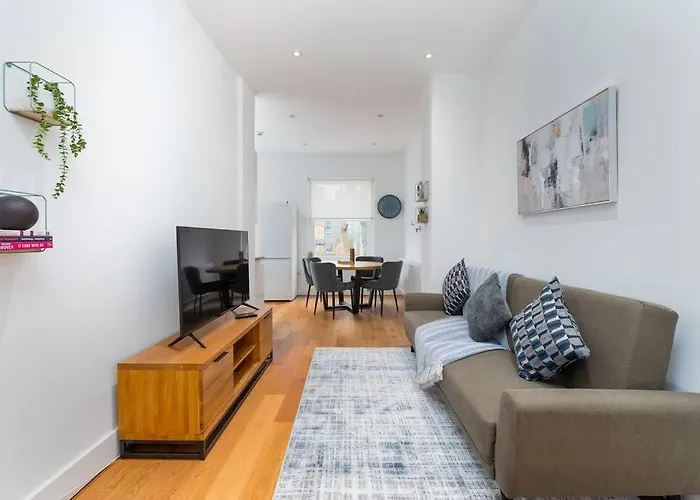 Trendy East London Flat Bro1