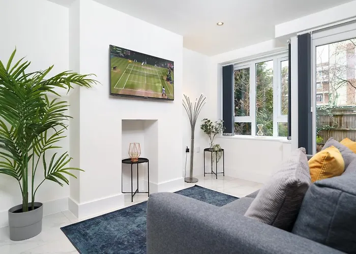 Boutique Flat Near O2 & Excel