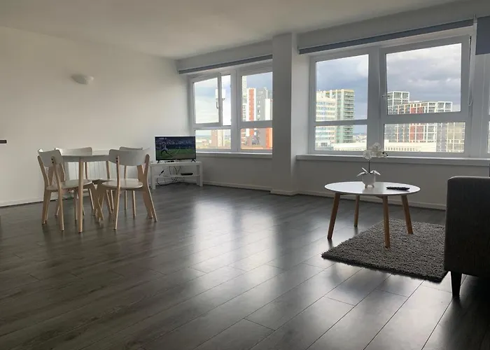 Stunning Royal Arsenal River View Apartment