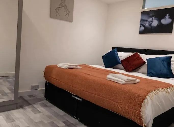 3 Bedrooms Flat -Wifi-Freeparking-Babycot-15Min To Pepys Park