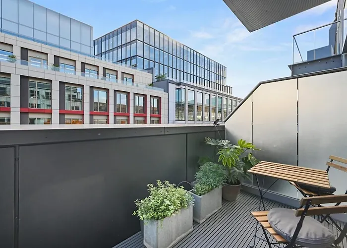 Sleek 2Bd Flat Wterrace - 2 Mins From Farringdon!